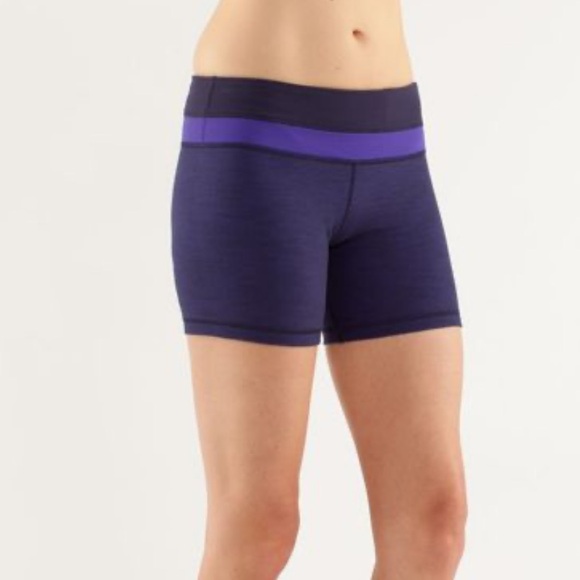 Lululemon Reverse Groove Short *Denim
Deep Indigo Slub Denim / Bruised Berry - Picture 8 of 10